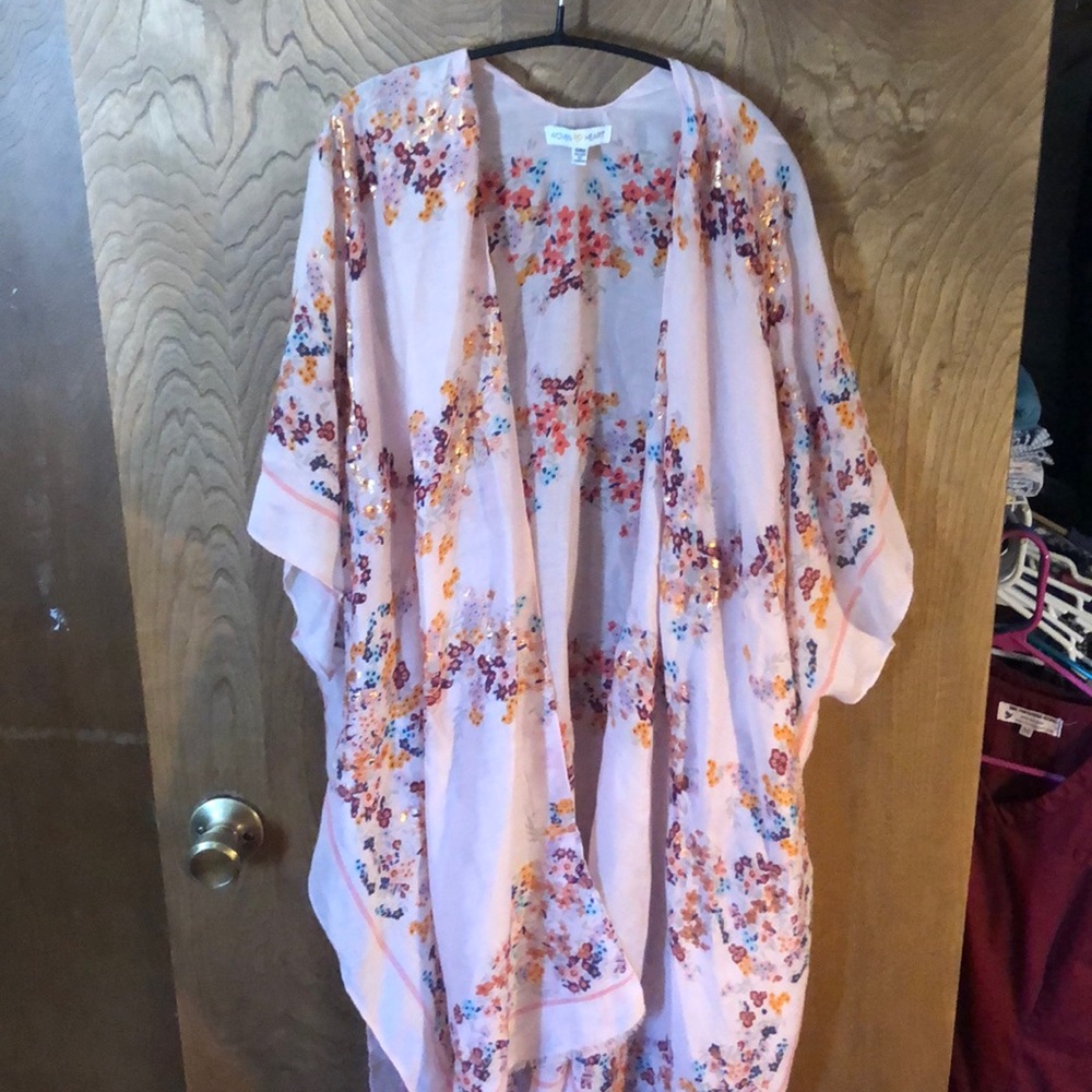 Multicolored sleeveless shawl